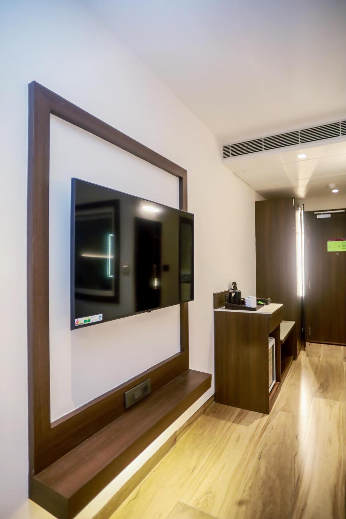 Regenta Place Гвалиор Екстериор снимка