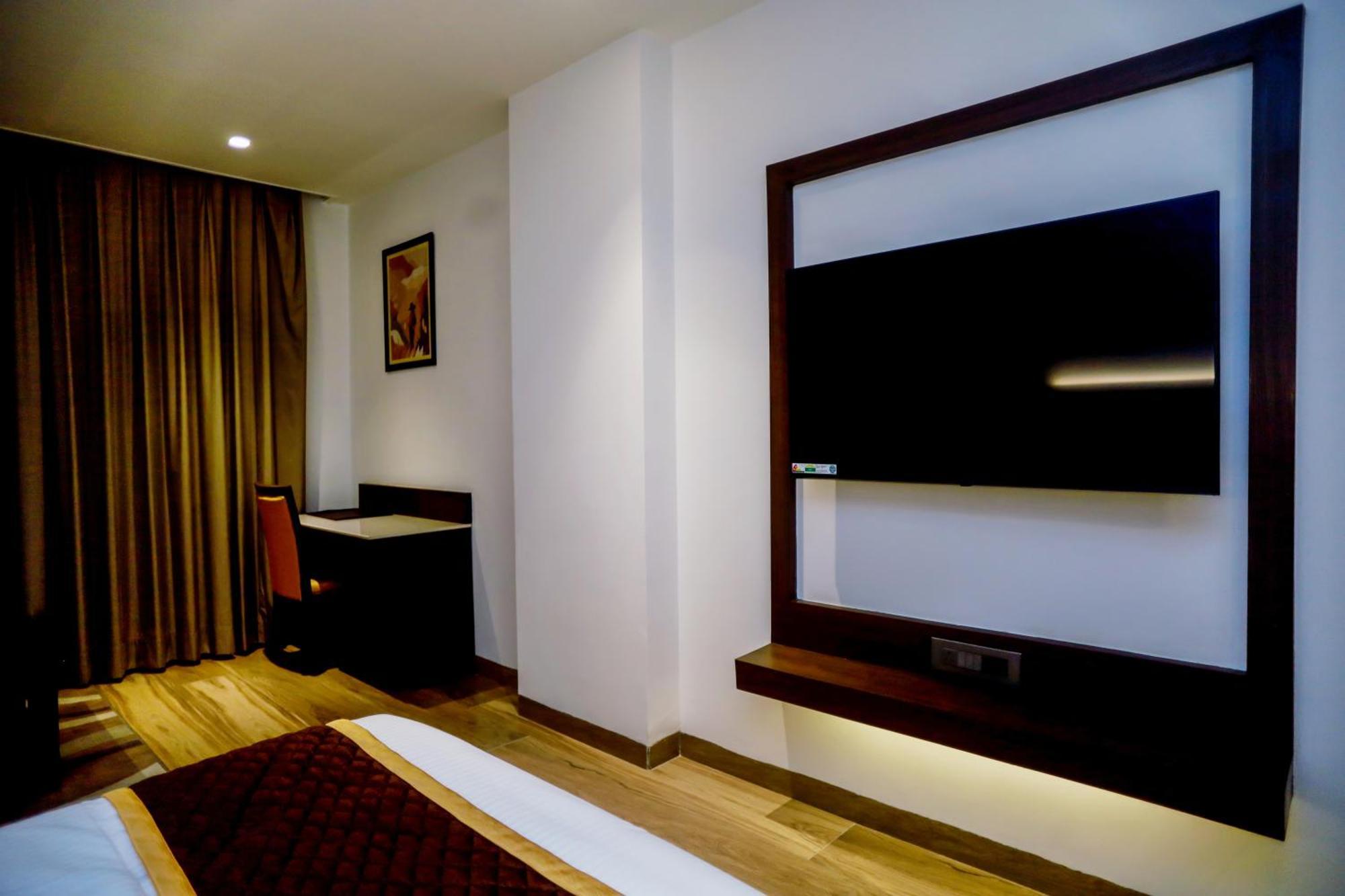 Regenta Place Гвалиор Екстериор снимка