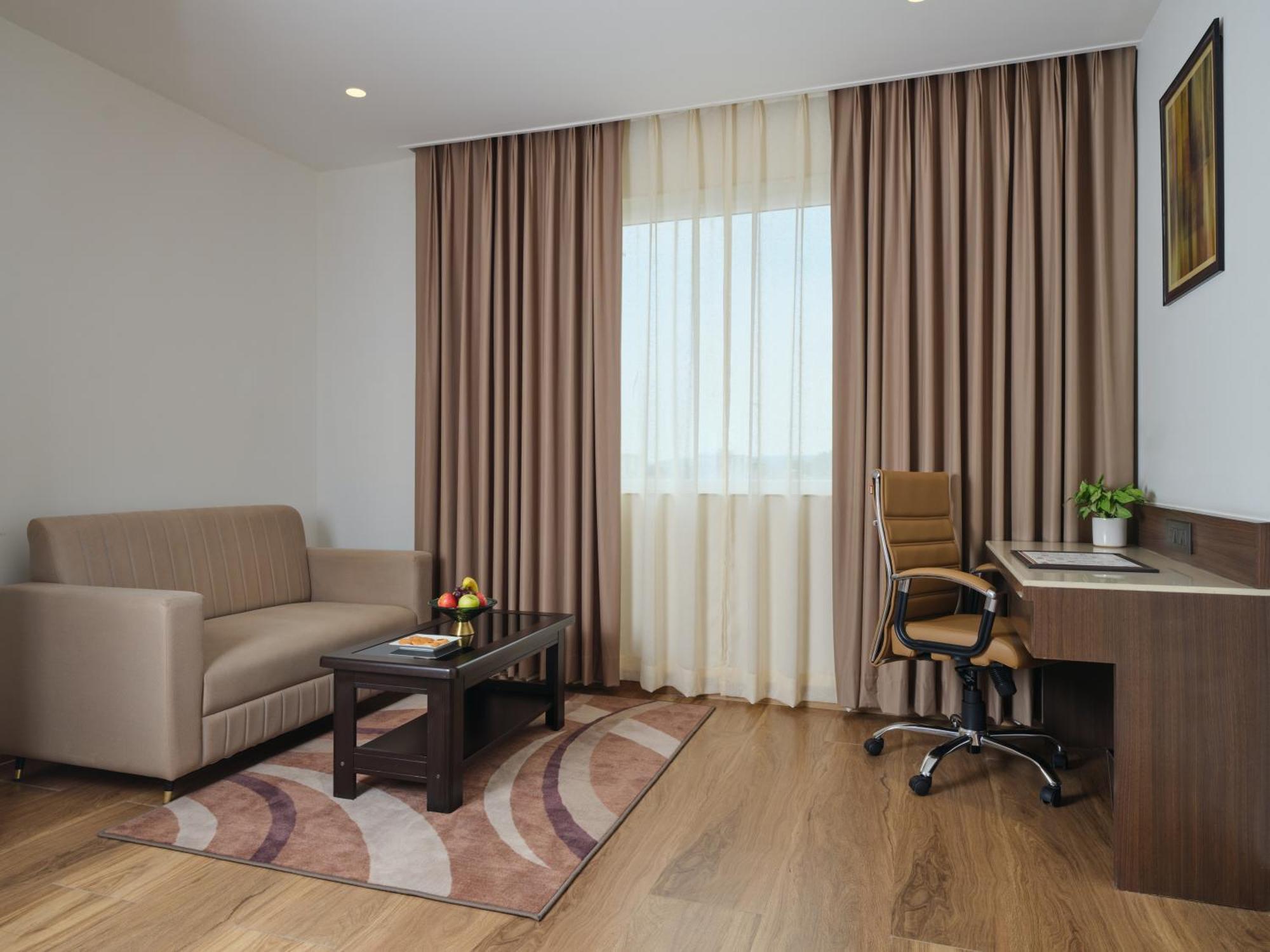 Regenta Place Гвалиор Екстериор снимка